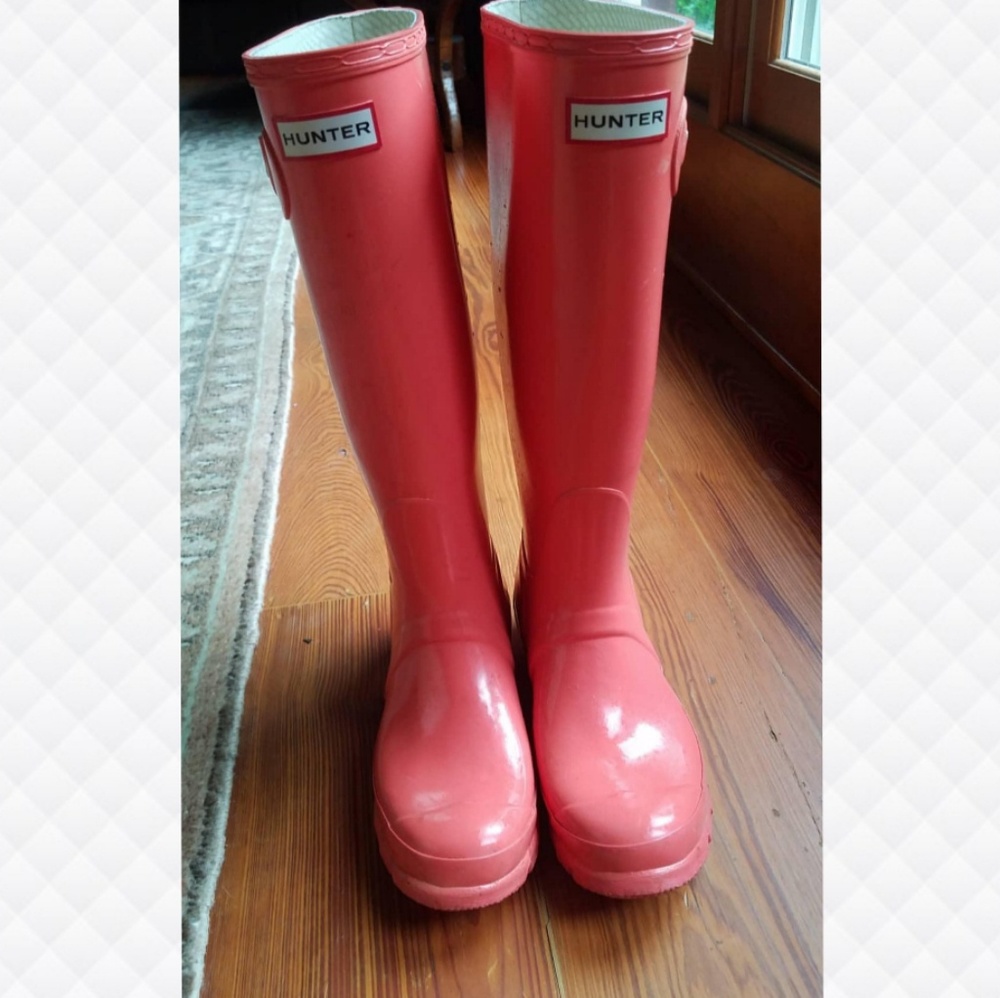 Coral hunter boots